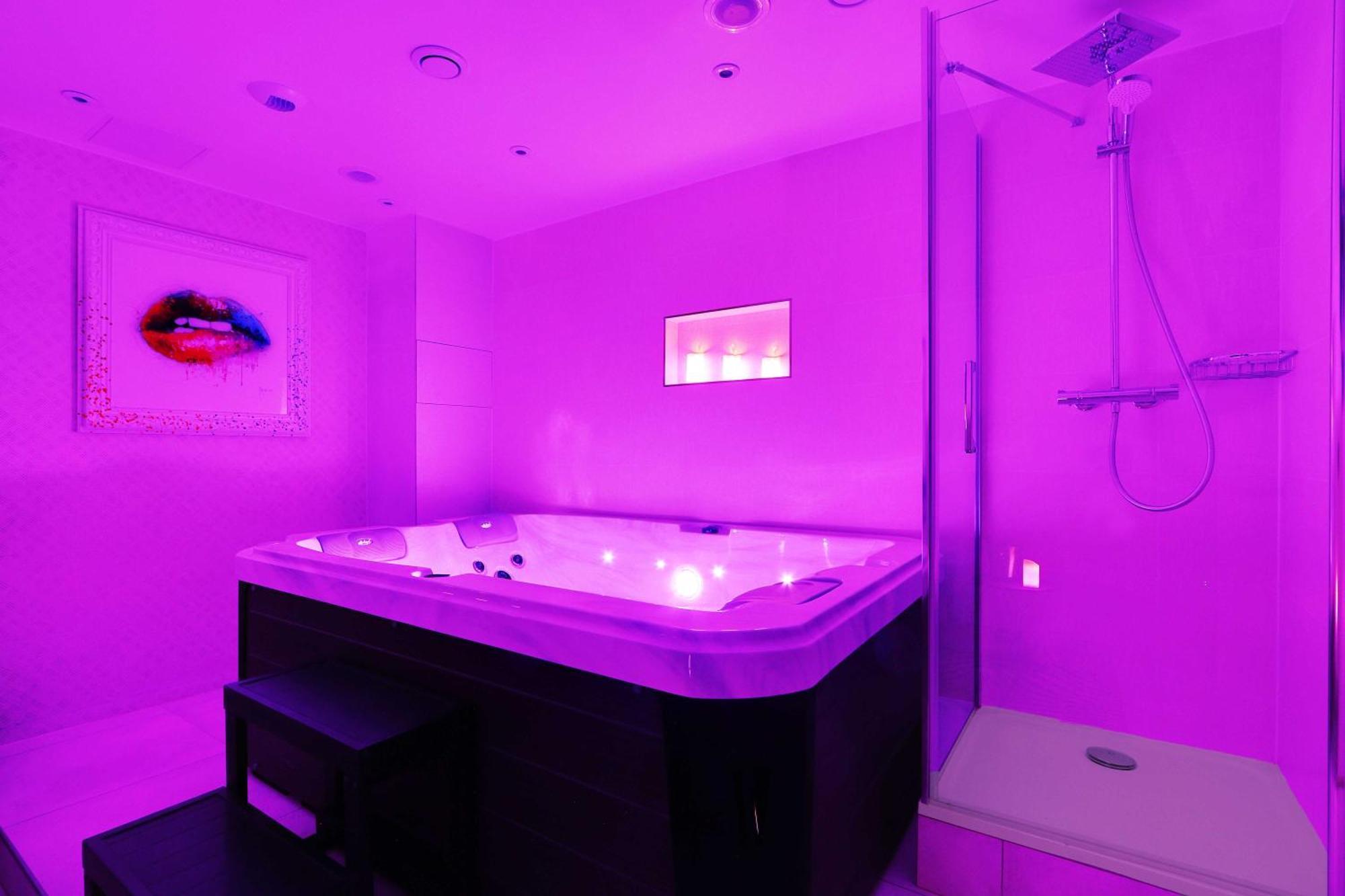 Intimate Apartment With Air Conditioner & Jacuzzi 2Br 6P Montmartre Paris Eksteriør bilde