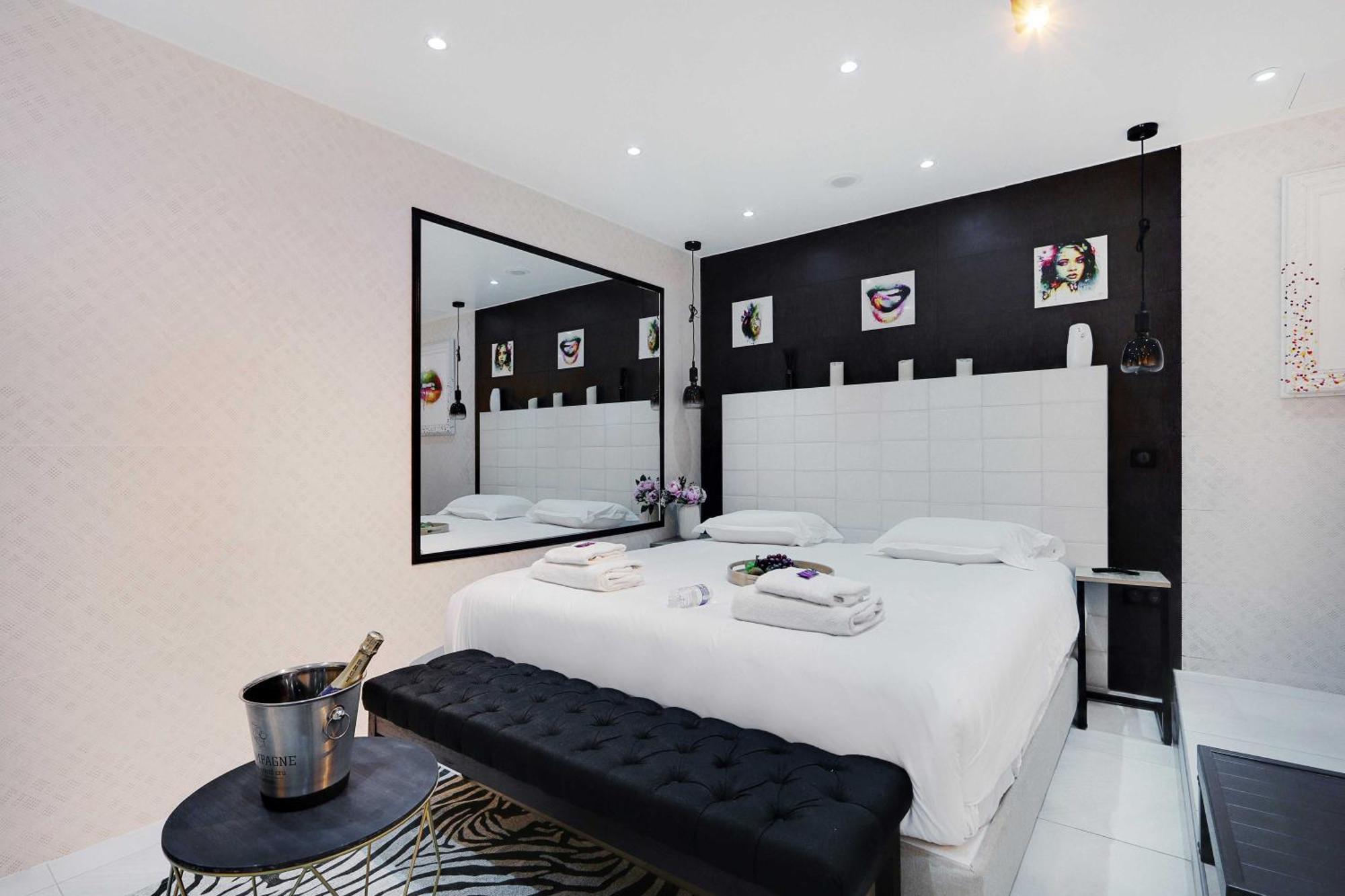 Intimate Apartment With Air Conditioner & Jacuzzi 2Br 6P Montmartre Paris Eksteriør bilde