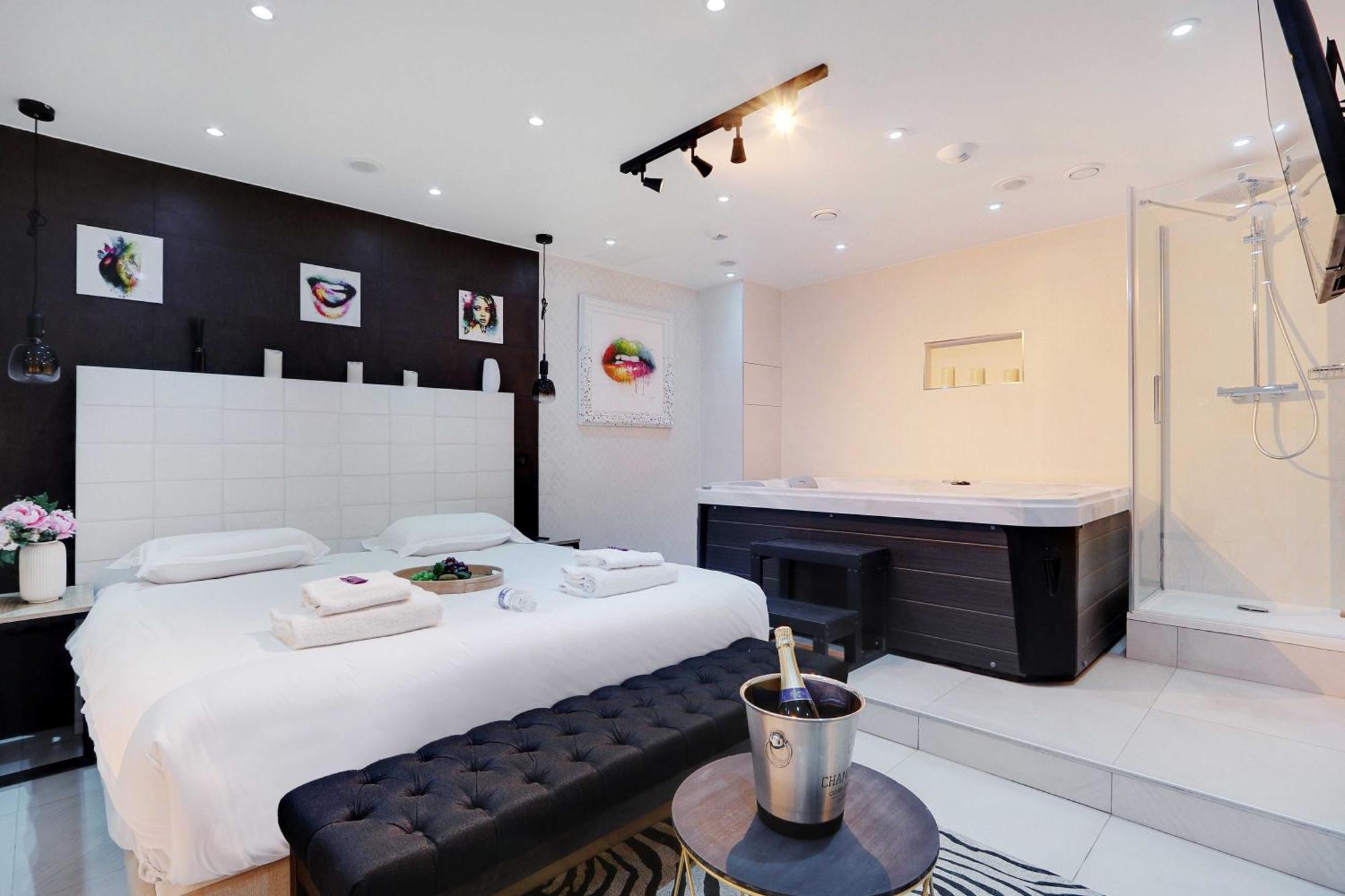 Intimate Apartment With Air Conditioner & Jacuzzi 2Br 6P Montmartre Paris Eksteriør bilde